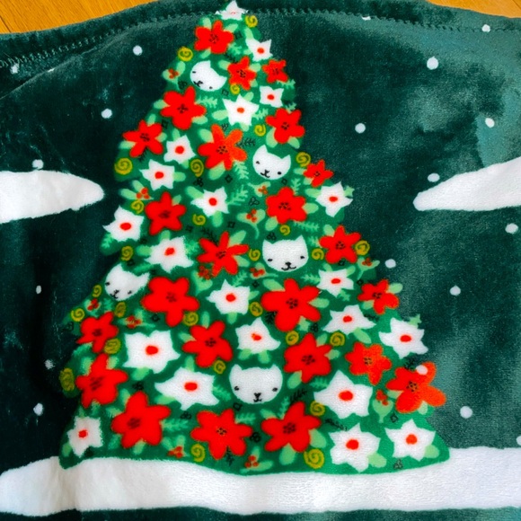 🐱Soft & Cozy Cute Cats 🐱 in Christmas Tree 🌲 Fleece Holiday Blanket! NWT! - Picture 2 of 16